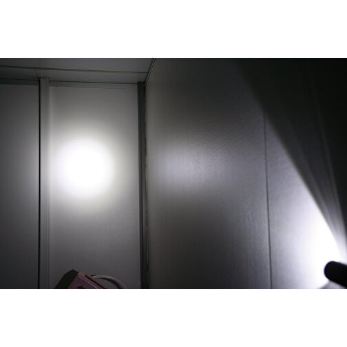 Metmaxx® LED MegaBeam Taschenlampe 'GoTitan3Watt' Titan , Metmaxx, titan, Metall, 2,70cm x 10,00cm x 2,70cm (Länge x Höhe x Breite), Bild 2