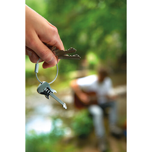 TROIKA Schlüsselanhänger STRAT AM RING , Troika, schwarz, silberfarben, Emaille, Metallguss, 6,50cm x 0,80cm x 2,20cm (Länge x Höhe x Breite), Bild 4